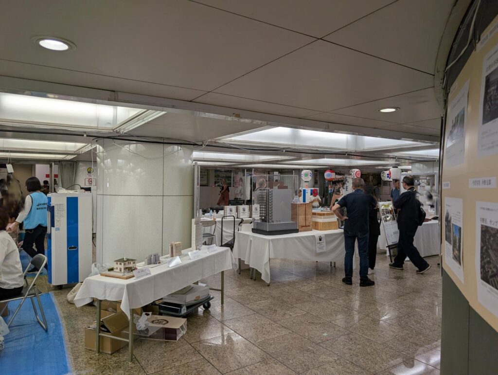 会場の様子(各社の建築模型が展示されていました)