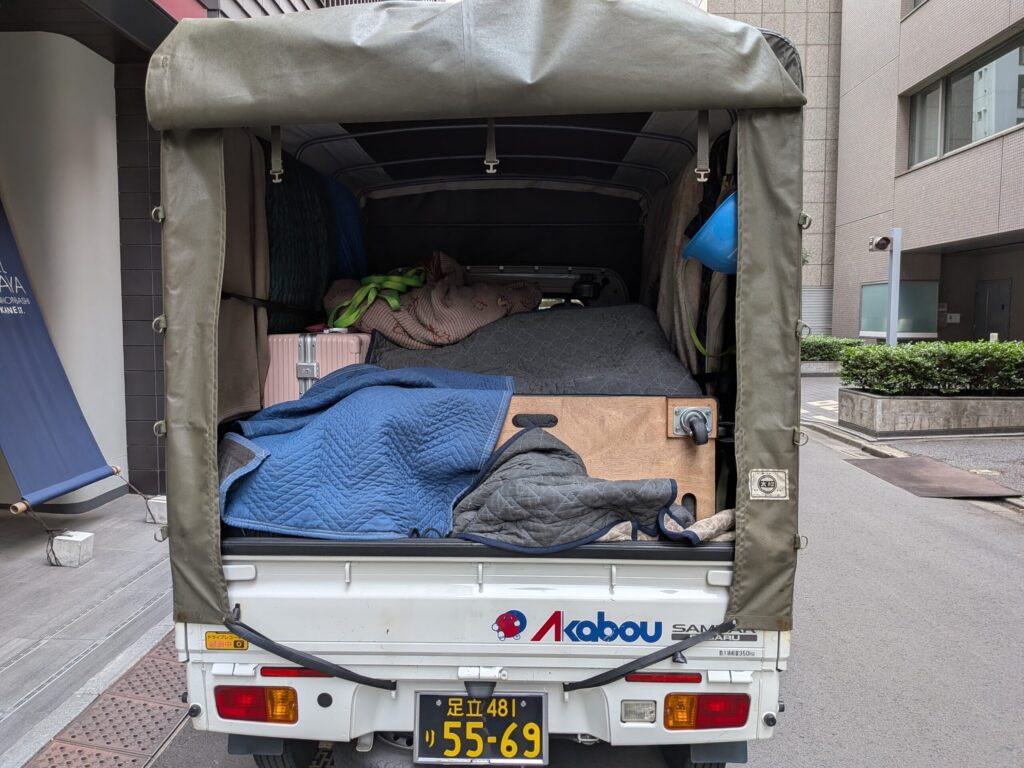 スーツケース積込み養生