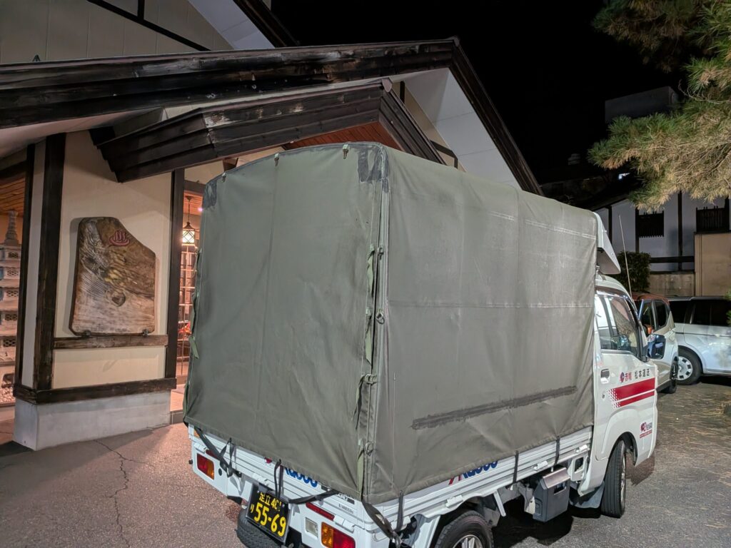 木曽町ホテル前