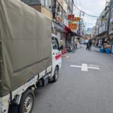 築地場外内の赤帽松本運送トラック