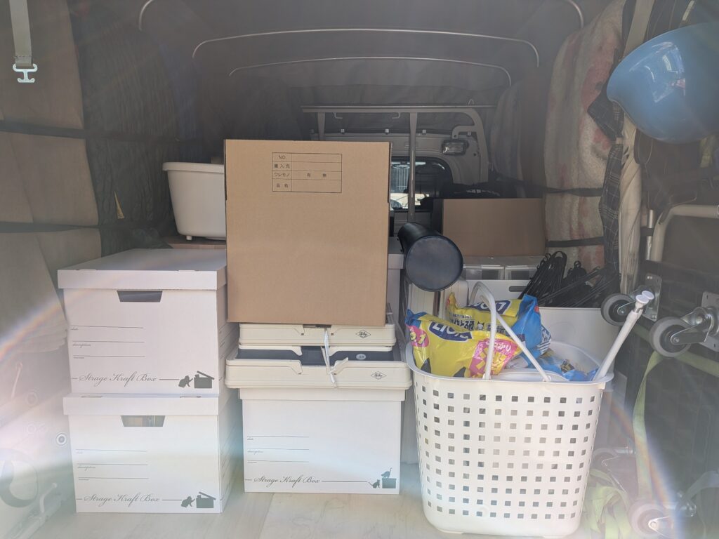 引越し荷物を赤帽車に積み込んだ様子（葛飾区→浦和区のシェアハウス引越し）