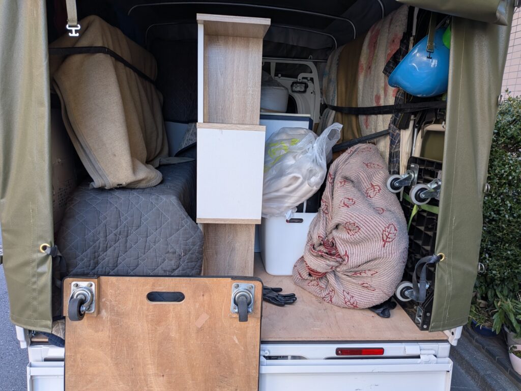 グループホーム入居に伴う家電・家具の積込み