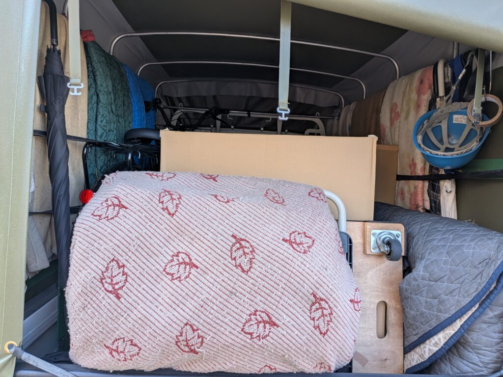 赤帽松本運送トラック荷台の積載状況