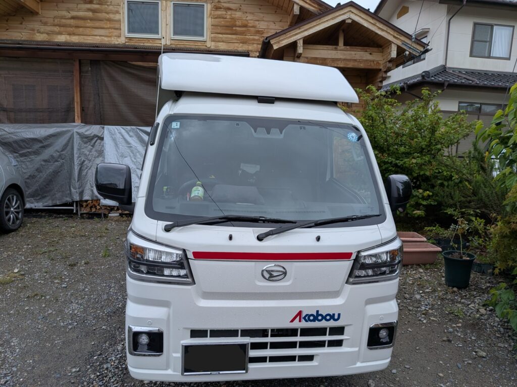 長野県松本市のご実家前に到着した赤帽トラック