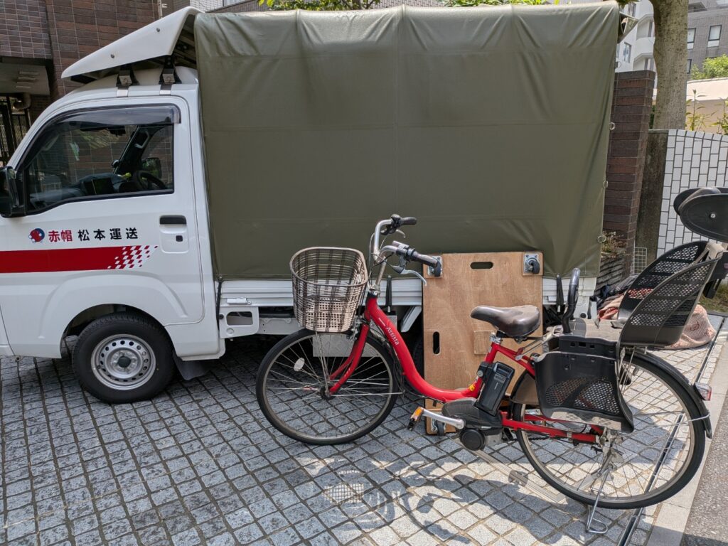 電動自転車を配送前に撮影