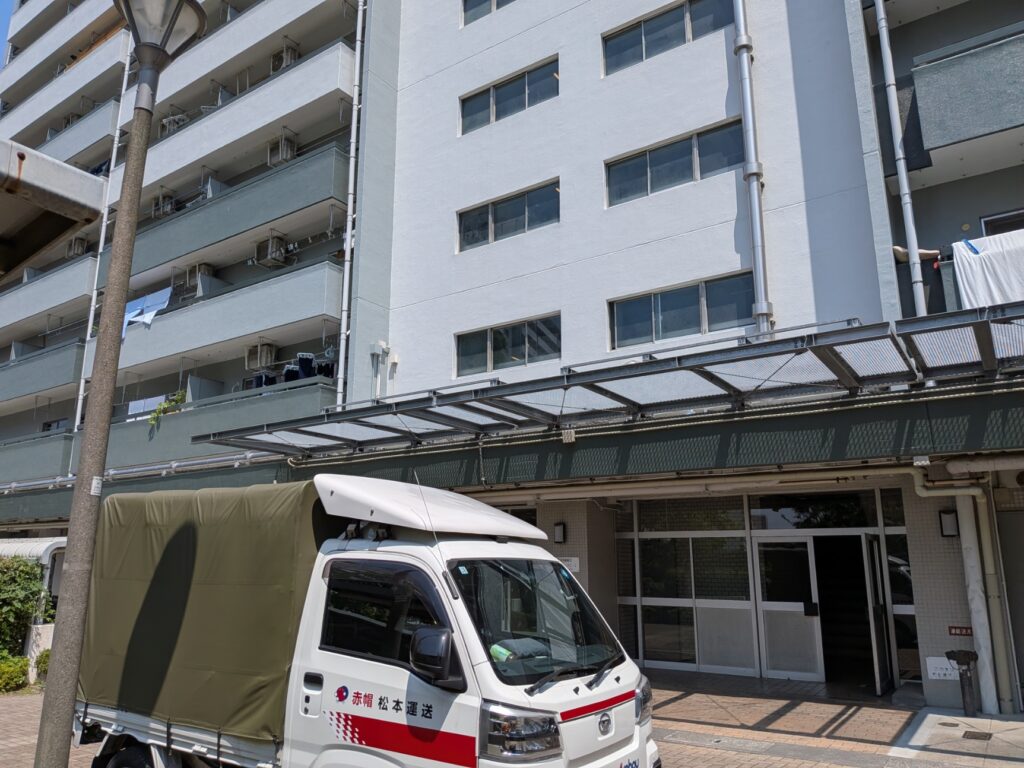 団地から老人ホームへの入居引越しに対応した赤帽松本運送