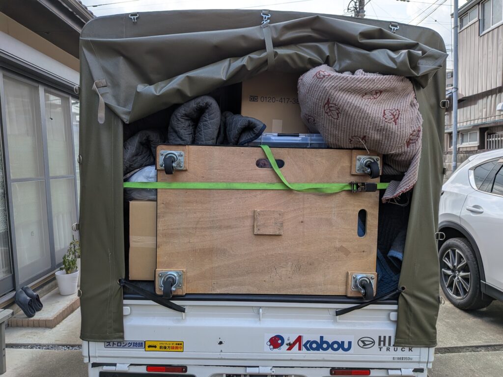 東松山市で赤帽トラックいっぱいに積み込んだ引越し前配送の荷物